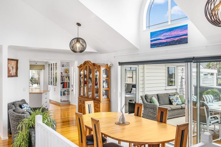 Photo of property in 9 San Marino Drive, Henderson, Auckland, 0612