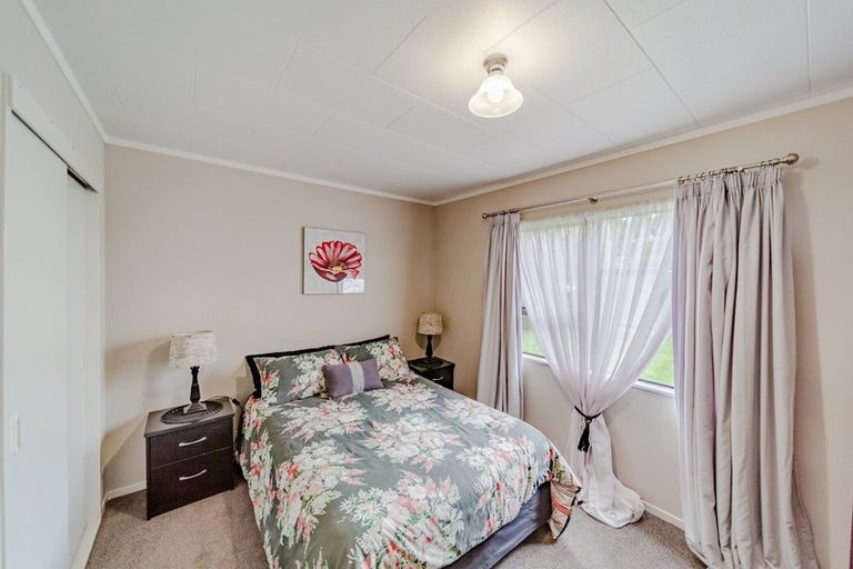 Photo of property in 10 Saint Marys Road, Waipukurau, 4200