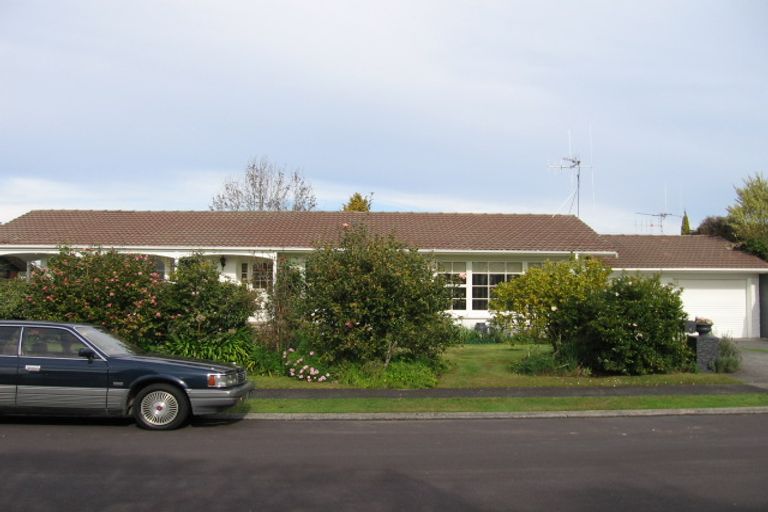 Photo of property in 5 Grassy Downs Place, St Andrews, Hamilton, 3200