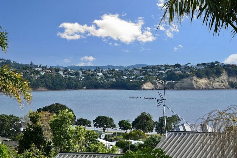 Photo of property in 956 Whangaparaoa Road, Manly, Whangaparaoa, 0930