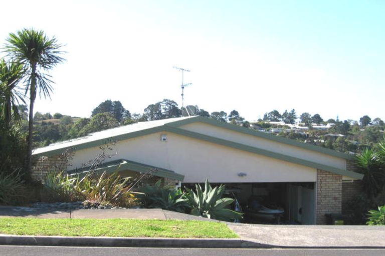 Photo of property in 14 Wentwood Place, Torbay, Auckland, 0630