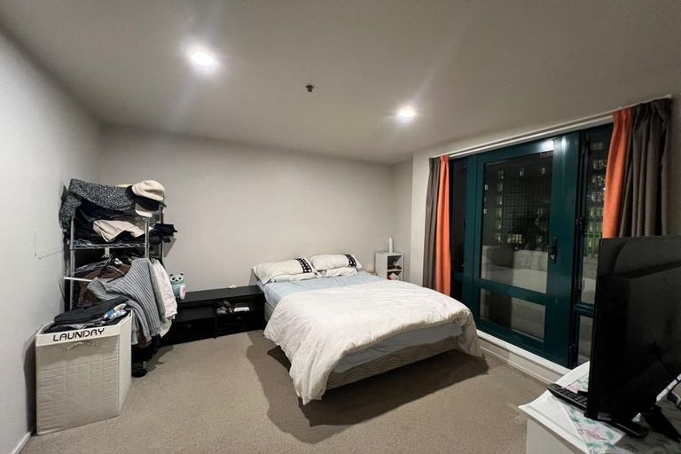 Photo of property in Courtenay Apartments, 504/120 Courtenay Place, Te Aro, Wellington, 6011