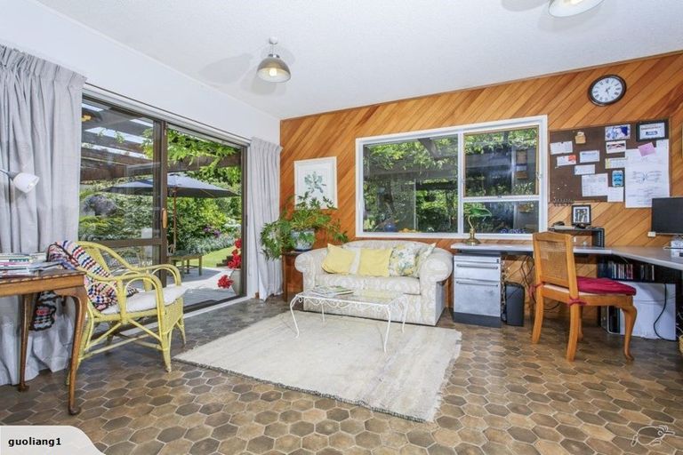Photo of property in 68 Meadowvale Avenue, Forrest Hill, Auckland, 0620