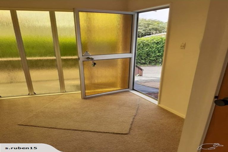 Photo of property in 16 Forest Hill Road, Henderson, Auckland, 0612