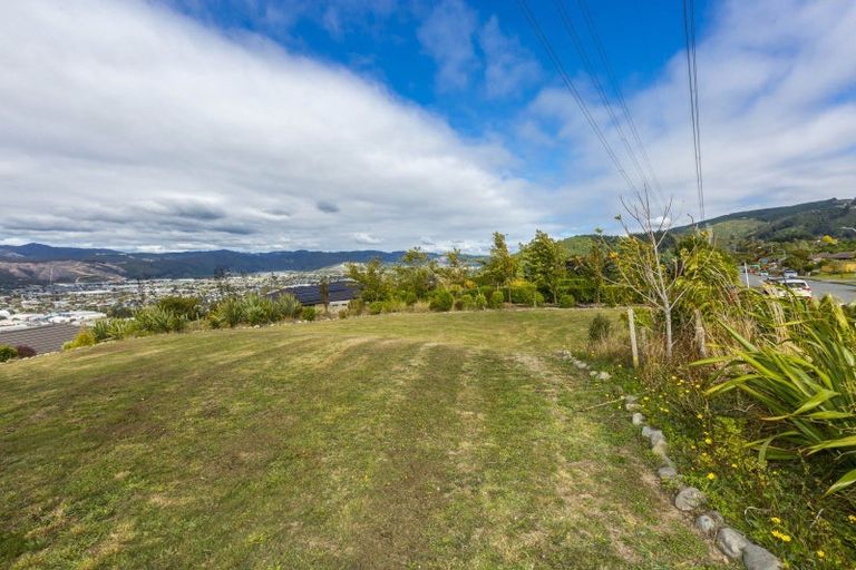 Photo of property in 23 Percy Kinsman Crescent, Riverstone Terraces, Upper Hutt, 5018