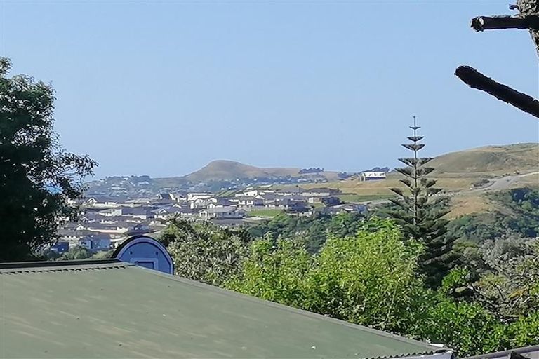 Photo of property in 2/14 Quinn Grove, Ranui, Porirua, 5024