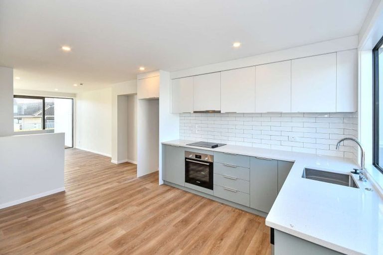 Photo of property in 13 Pukakaho Lane, Papatoetoe, Auckland, 2025