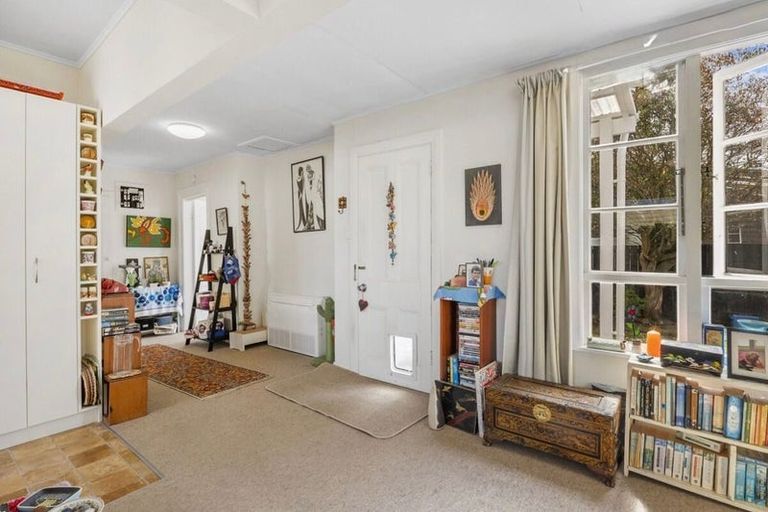 Photo of property in 23 Royal Crescent, Saint Kilda, Dunedin, 9012