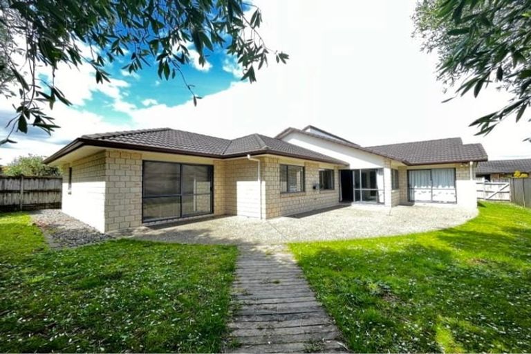 Photo of property in 4 Mordane Place, Flat Bush, Auckland, 2016