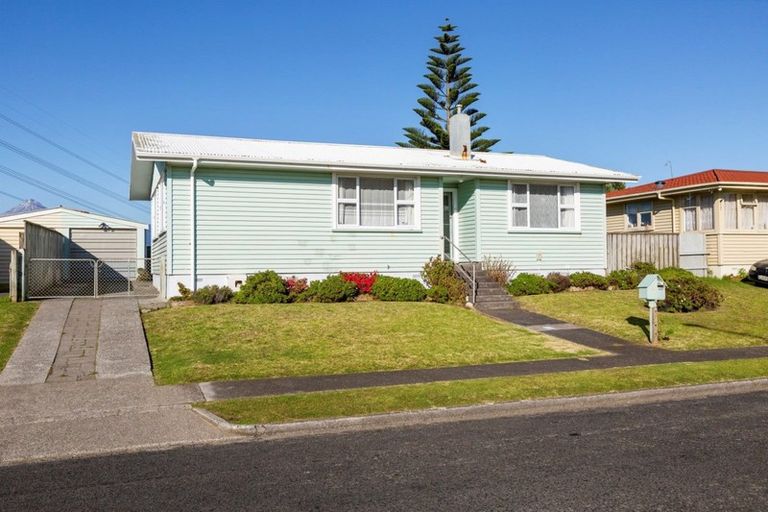 Photo of property in 10 Tohu Place, Spotswood, New Plymouth, 4310