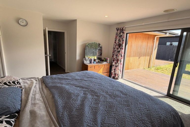 Photo of property in 34 Atlantic Drive, Fitzherbert, Palmerston North, 4410
