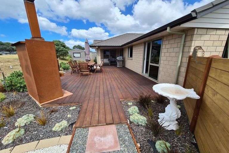 Photo of property in 134 Kelly Jade Avenue, Matarangi, Whitianga, 3592