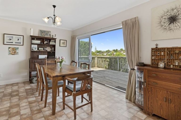 Photo of property in 47 Hebron Road, Waiake, Auckland, 0630