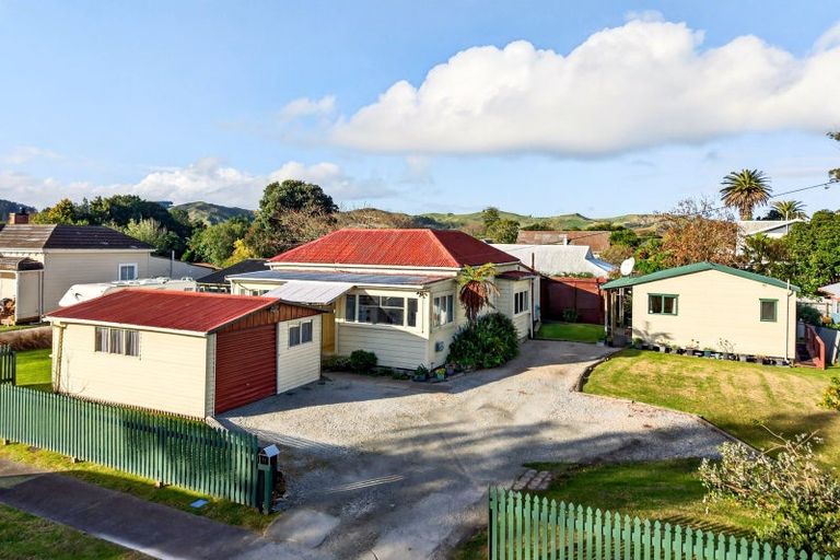 Photo of property in 11 Harris Street, Kaiti, Gisborne, 4010