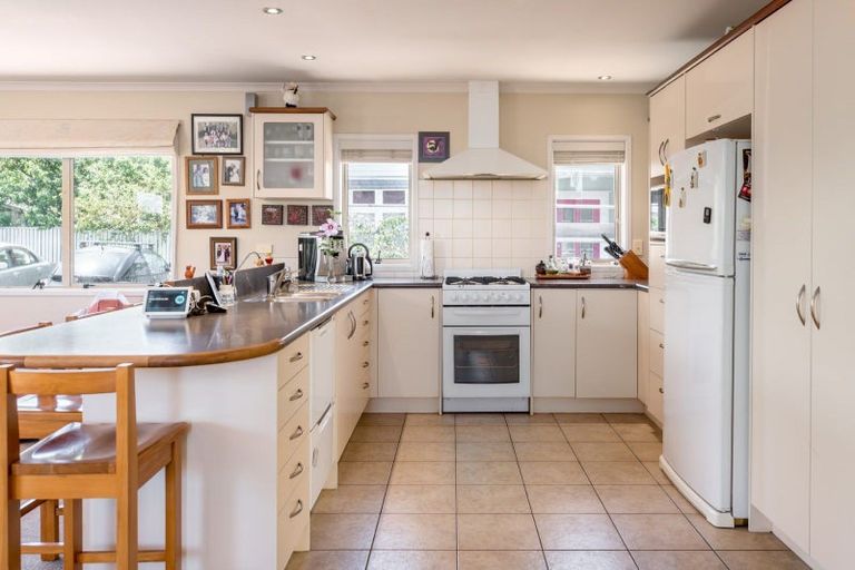 Photo of property in 92 Cambridge Road, Hillcrest, Hamilton, 3216