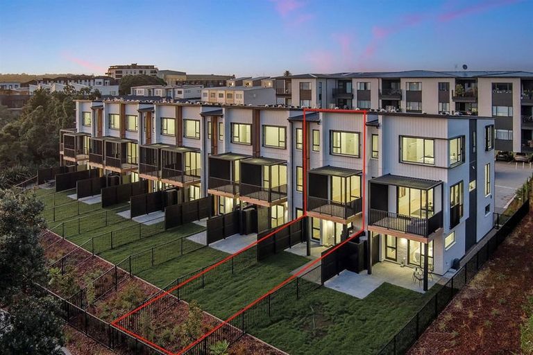 Photo of property in 20 Beach Road, Hobsonville, Auckland, 0616