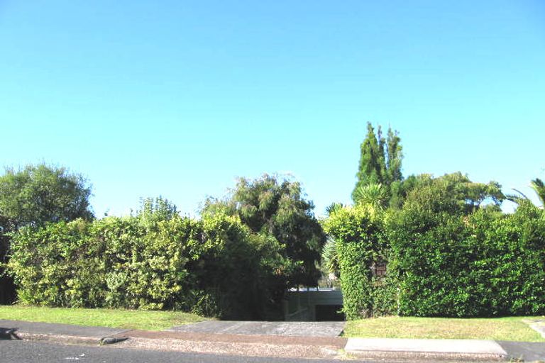 Photo of property in 24 Sealy Road, Torbay, Auckland, 0630