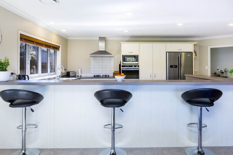 Photo of property in 118 Kirton Drive, Riverstone Terraces, Upper Hutt, 5018