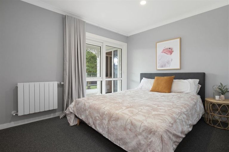 Photo of property in 10 Litchfield Place, Clarks Beach, 2122