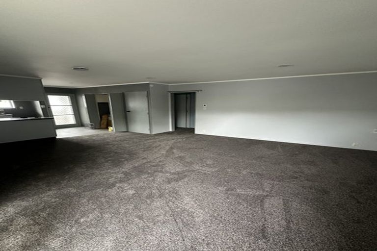 Photo of property in 4/13 Seabrook Avenue, New Lynn, Auckland, 0600