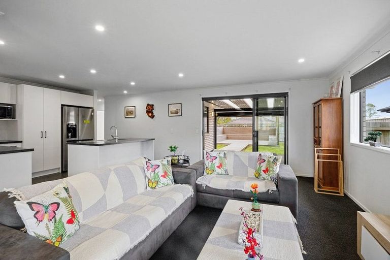 Photo of property in 15 Dreaver Drive, Waitara, 4320