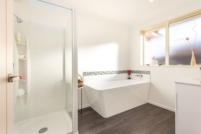 Photo of property in 2/14 Bentley Street, Russley, Christchurch, 8042