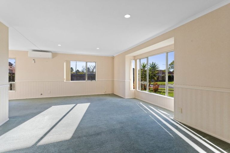 Photo of property in 8 Trossach Place, Wattle Downs, Auckland, 2103