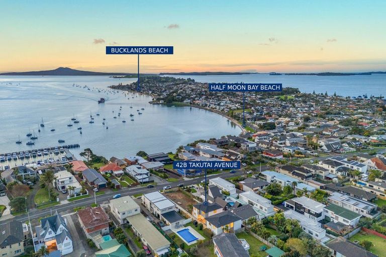 Photo of property in 42b Takutai Avenue, Half Moon Bay, Auckland, 2012