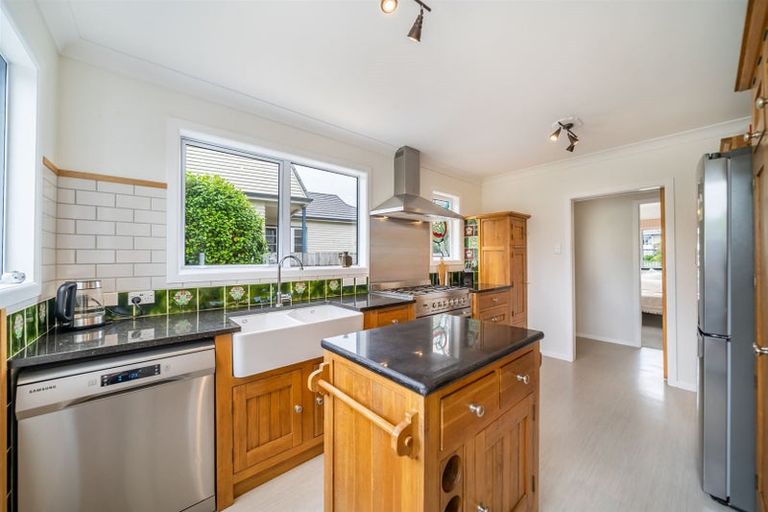 Photo of property in 15 Poole Crescent, Wainuiomata, Lower Hutt, 5014