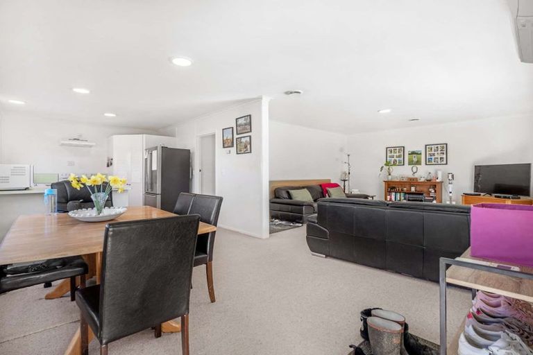 Photo of property in 5 Carlyle Street, Leamington, Cambridge, 3432