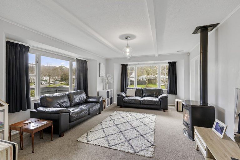 Photo of property in 9 Bonnie Glen Crescent, Ebdentown, Upper Hutt, 5018