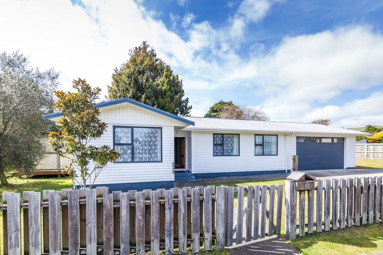 Photo of property in 106 Tamatea Road, Taupo, 3330