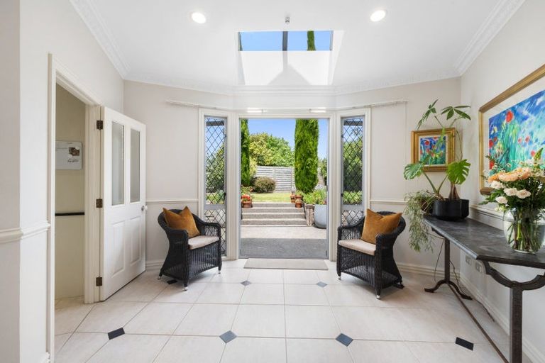 Photo of property in 33 Seymour Road, Mellons Bay, Auckland, 2014