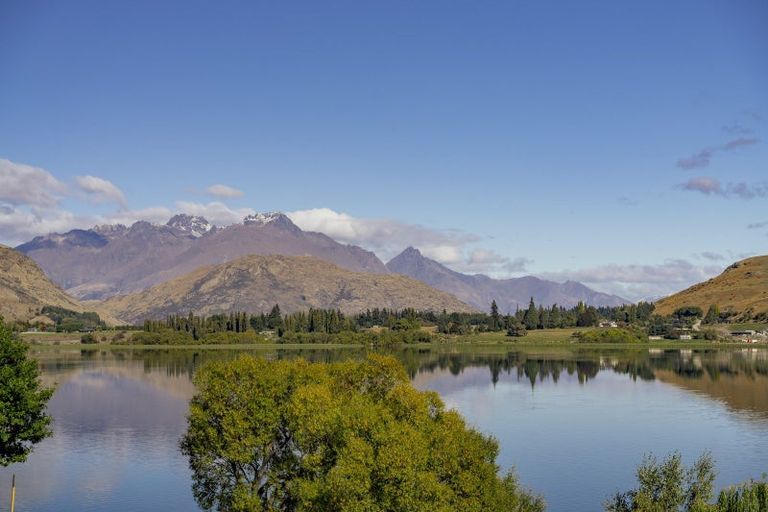 Photo of property in 71 Arrowtown-lake Hayes Road, Lake Hayes, Queenstown, 9371