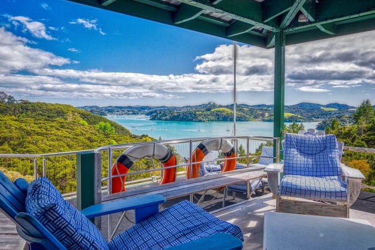 Photo of property in 104 Te Wahapu Road, Russell, 0272