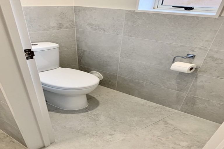 Photo of property in 1a Bishop Street, Green Bay, Auckland, 0604