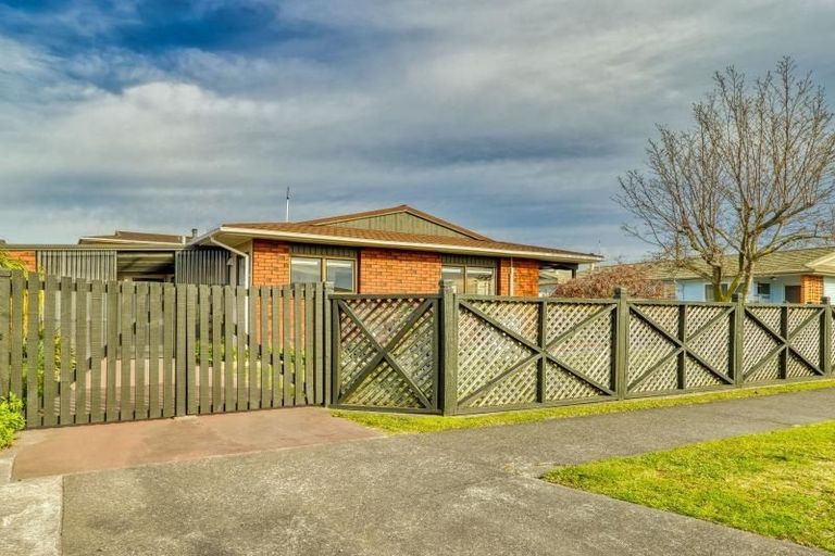 Photo of property in 12 Avenue Road, Greenmeadows, Napier, 4112