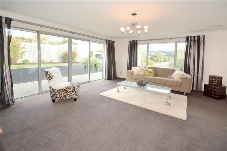 Photo of property in 24 Sunninghurst Drive, Fairfield, Dunedin, 9018