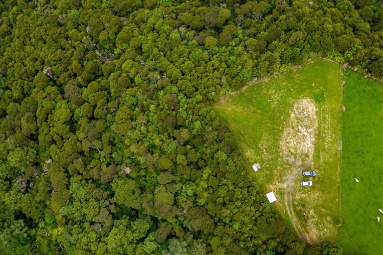 Photo of property in 853b Old North Road, Waimauku, 0882