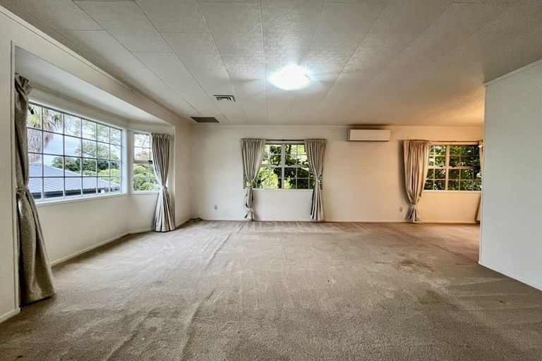 Photo of property in 7 Palmetto Place, Goodwood Heights, Auckland, 2105