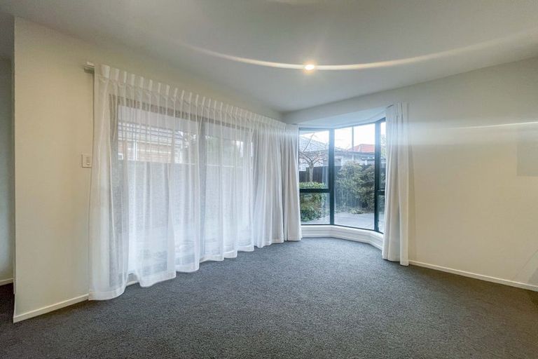 Photo of property in 8a Roa Road, Fendalton, Christchurch, 8041
