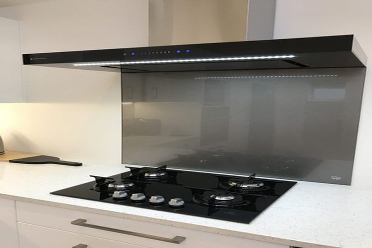 Photo of property in 39 Deverell Place, Northcross, Auckland, 0632