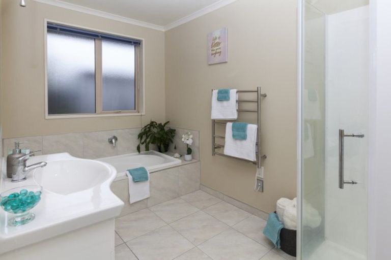 Photo of property in 54 Westpark Drive, Burnside, Christchurch, 8053