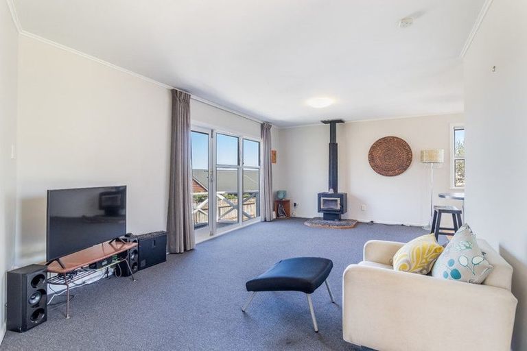 Photo of property in 10 Mcquarrie Avenue, Wattle Downs, Auckland, 2103