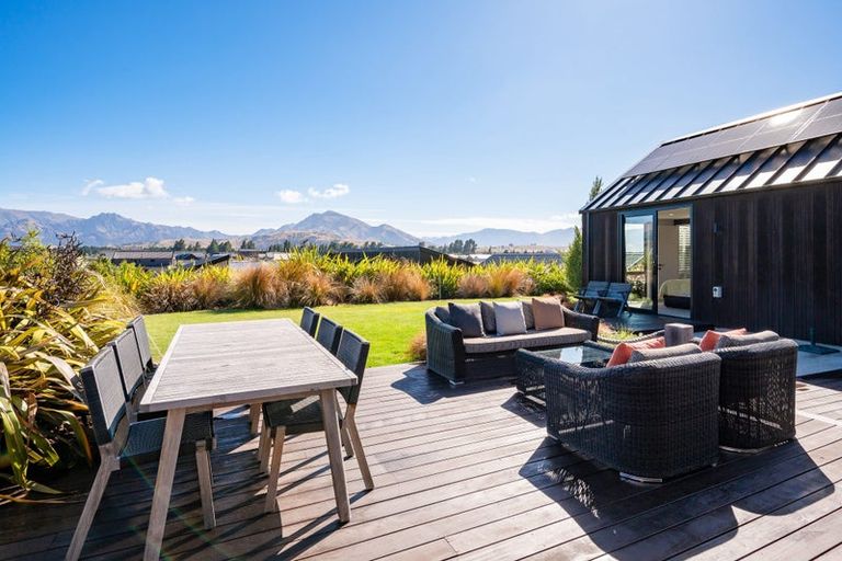 Photo of property in 38 Mount Nicholas Avenue, Wanaka, 9305