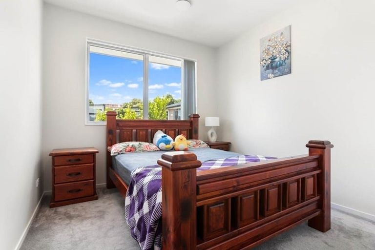 Photo of property in 4/4 Forest Road, Henderson, Auckland, 0612