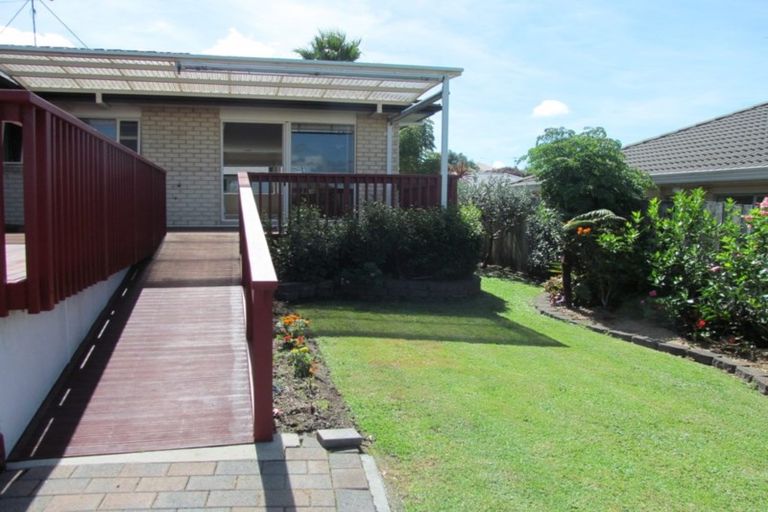 Photo of property in 11 Kath Hopper Drive, Orewa, 0931