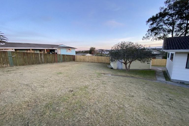 Photo of property in 17 Brougham Place, West Harbour, Auckland, 0618