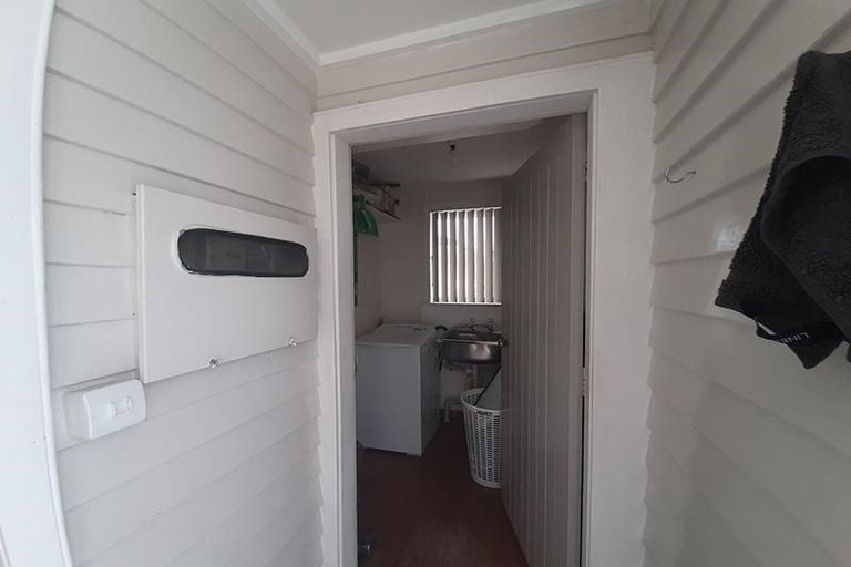 Photo of property in 11 Windrush Close, Mangere, Auckland, 2022