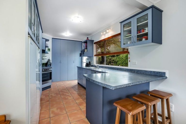 Photo of property in 129 Kahu Road, Paremata, Porirua, 5024